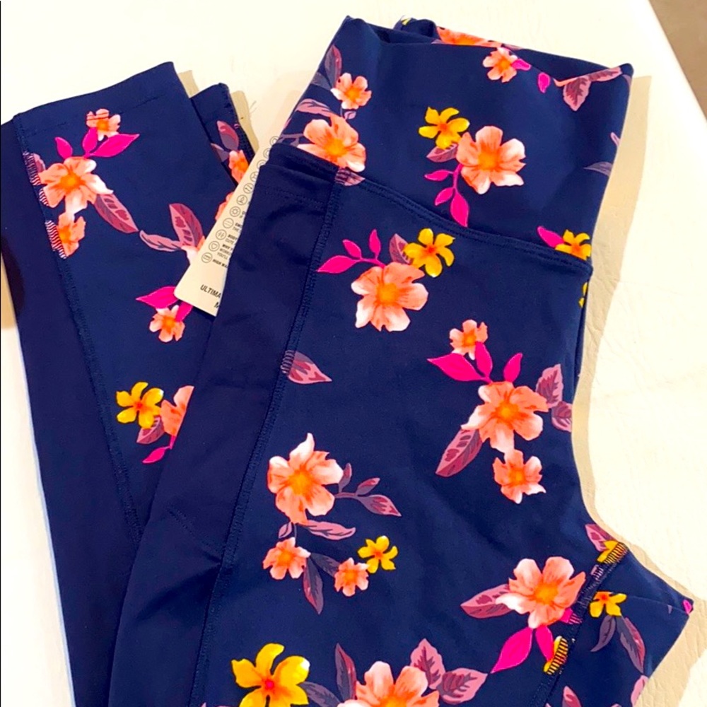 NWT VS Pink Logo Ultimate V Leggings medium